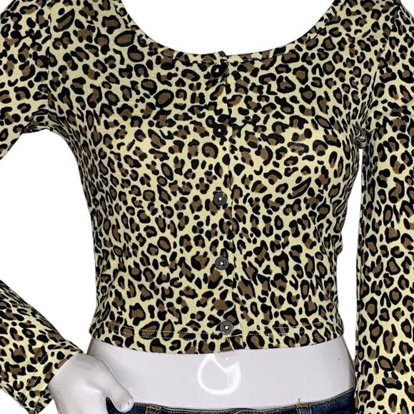SHEIN NWOT Crop Top Animal Print Long Sleeve Button Down Size S - Picture 2 of 9